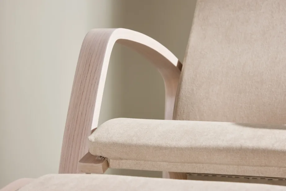 Grötö tugitool jalatoega, helehalli polüestriga, valgeks peitsitud vineer, 61200-106 – 11