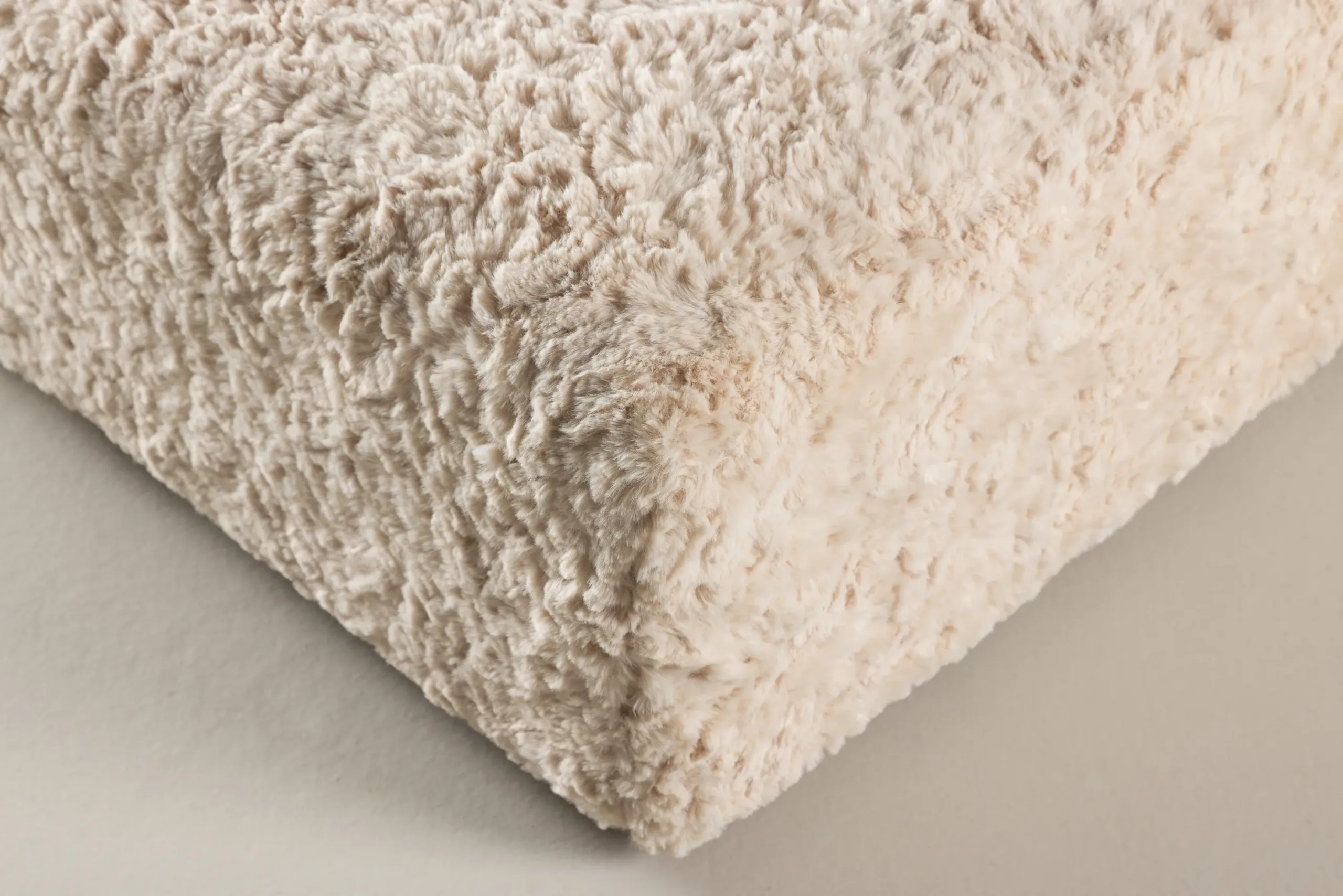 Beežist buklee-kangast ottoman Frankie, 100×100 cm, FSC® sertifikaadiga - 61229-102