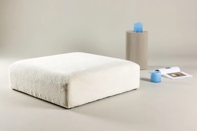 Beežist bukleekangast ottoman Davie (100 × 100 cm) - 61231-102