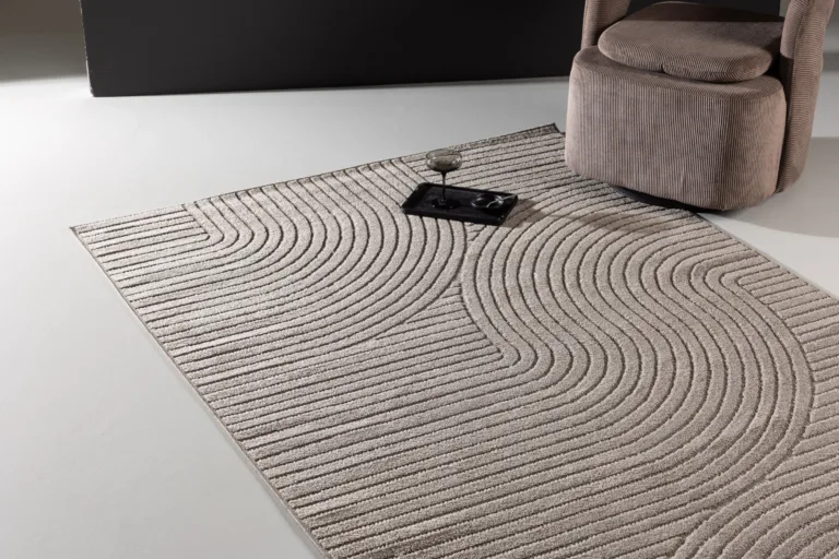 Pruuni geomeetrilise mustriga polüpropüleenvaiba Vince (340 × 240 cm) - 61250-103