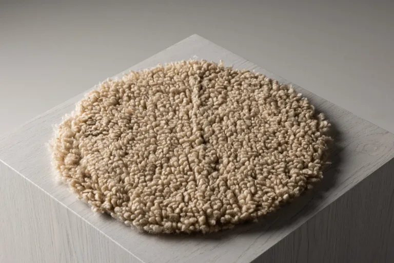 Pehme ümar toolipadi Katy, beežist polüestrist (ø34 cm) - 61252-102