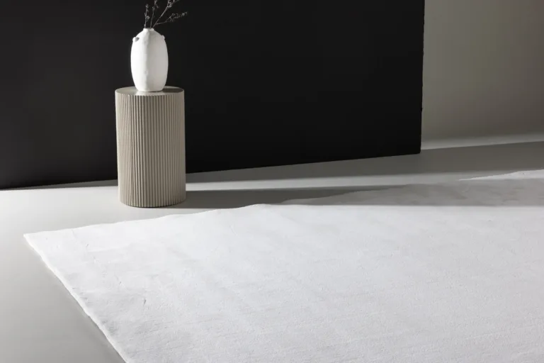 Valge suur polüestrist lühikese karvaga vaip Nixie, 240 × 350 cm - 61304-101