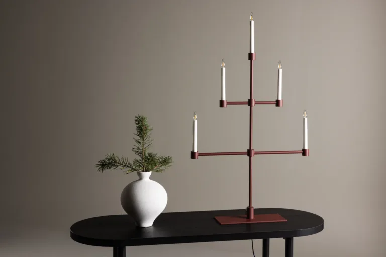 Punane metallist advendilamp Avoriaz, 5 valgusallikat, H92 cm - 61838-889
