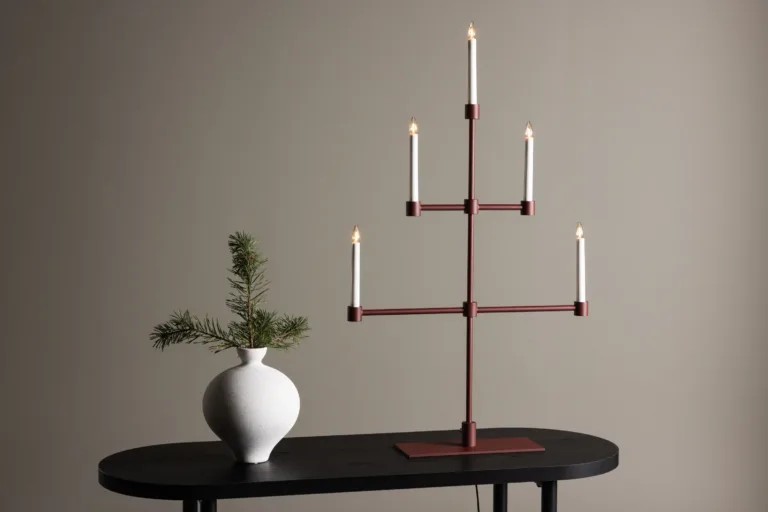 Punane metallist advendilamp Avoriaz, 5 valgusallikat, H92 cm - 61838-889