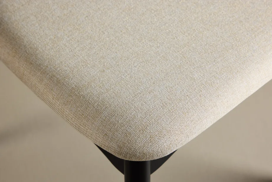 Mustast tammepuidust söögitool beeži istmepadjaga Ven, 61989-100 – 9