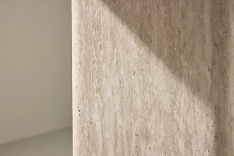 Beež MDF diivanilaud Qvart (travertiinimustriga, 50x50x56 cm) - 62061-999
