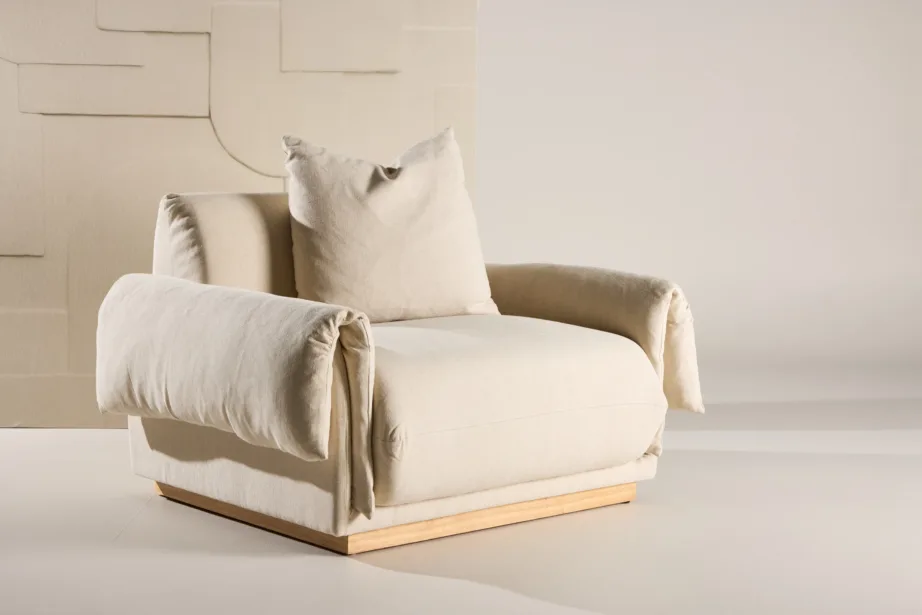 Beež linase kattega tugitool Mollösund, tammepuidust jalgadega, 61804-256 – 9