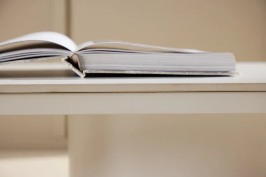 Beež madal diivanilaud Narvik (sünteesitud kivi, 190×60 cm), 62053-112 – 8