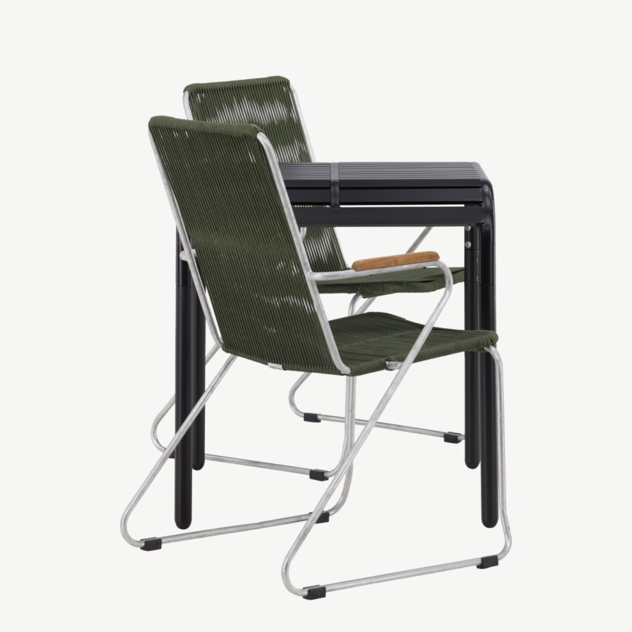 Borneo välimööbli söögilaud koos kahe rohelise punutud tooliga, GR23312 – 2