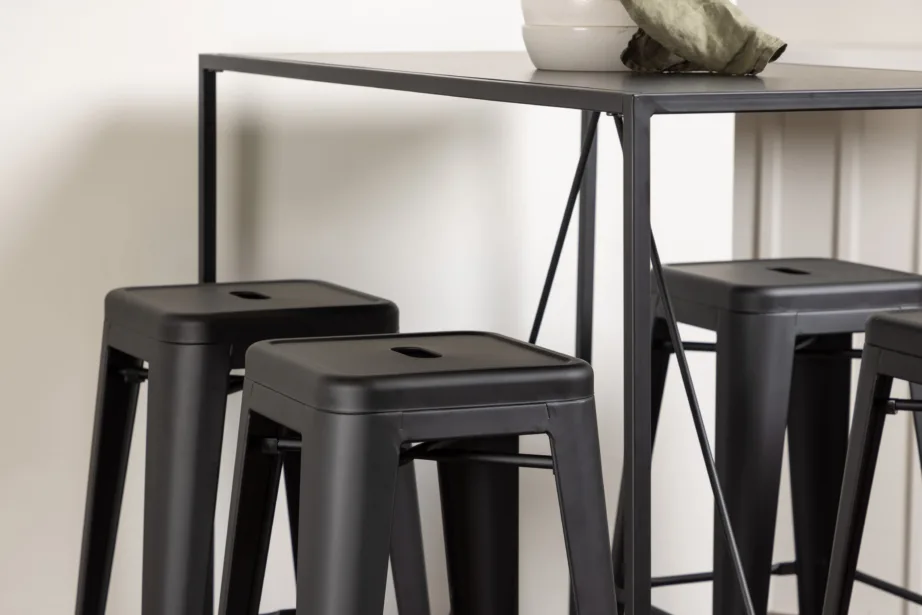 Brea must baarilaud ja neli musta metallist baaritooli (MDF-plaadiga, minimalistlik disain), GR23245 – 9