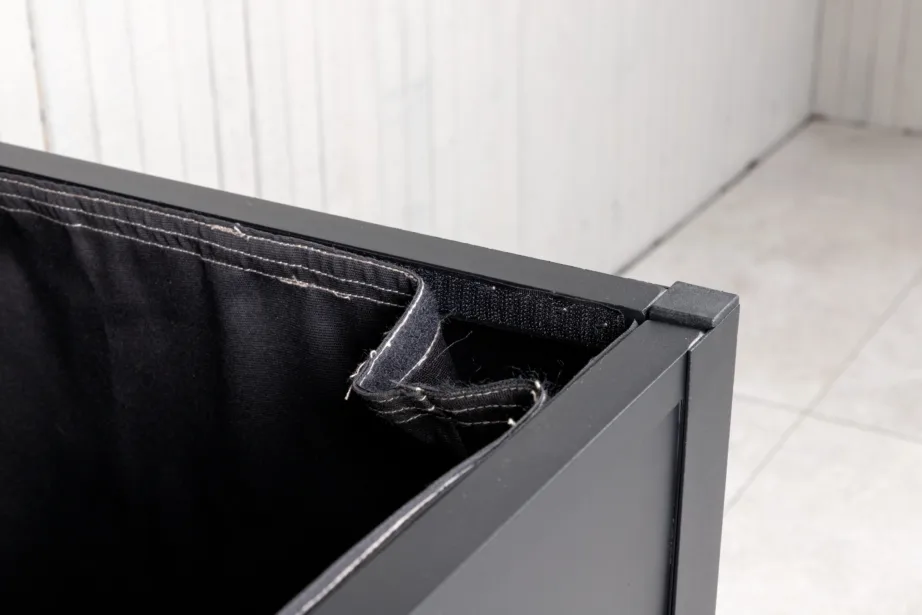 Elsa must alumiiniumist patjade hoiukast (130x60x60 cm), 2011-408 – 11