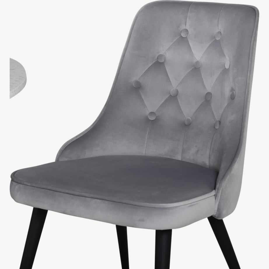 Ümmarguse terazzo lauaplaadiga söögilaud Razzia ja helehallid Velvet Deluxe toolid, GR14096 – 2