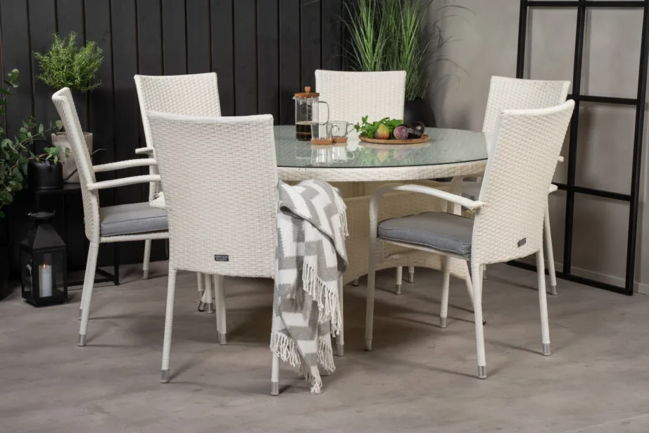 Volta ümmargune valge aiamööbli komplekt (klaasist söögilaud ø150 cm ja virnastatavad toolid Anna), GR18736 – 5