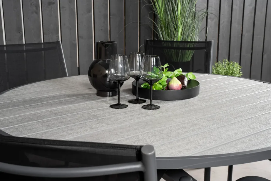 Parma ümmarguse aiakomplekti, tumehallist puitplastkomposiidist laud ja mustadest alumiiniumist Santorini toolid, GR18898 – 5