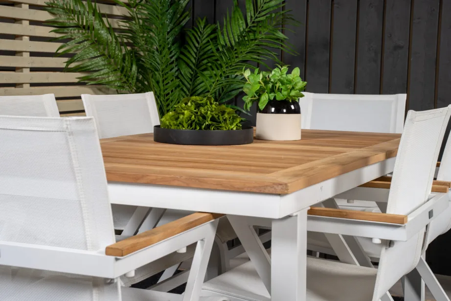 Aiamööblikomplekt Panama – laiendatav tiigipuust laud ja 6 valge raamiga virnastatavat tooli, GR18956 – 9