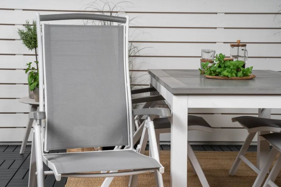 Albany pikendatav valge aialaud ja kokkupandavad toolid, hall puitplastkomposiit, GR18990 – 11