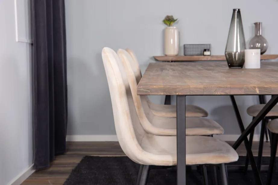 Padangi tiikpuust söögilaud musta terasalusega ja beežide velvettoolidega, GR19119 – 7