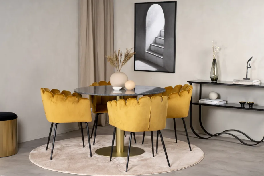 Estelle ümmarguse marmorlauaga söögikomplekt ja kuldkollased sametist Limhamn toolid, GR19174 – 4