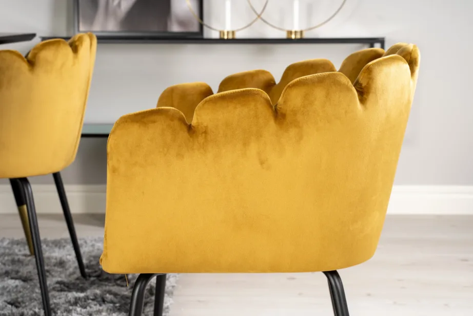 Must söögilauakomplekt Dipp ja kuldkollased sametist Limhamn toolid, GR19178 – 9