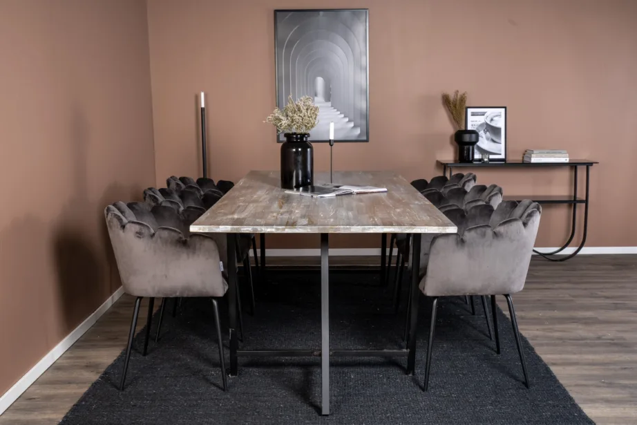 Tiigipuust söögilauakomplekt Jepara musta metallraamiga ja hallide Limhamn samettoolidega, GR19190 – 5