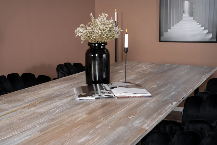 Rustikaalne tiigipuust söögilaud Jepara koos mustade samettoolidega Limhamn (250×100 cm), GR19243 – 8