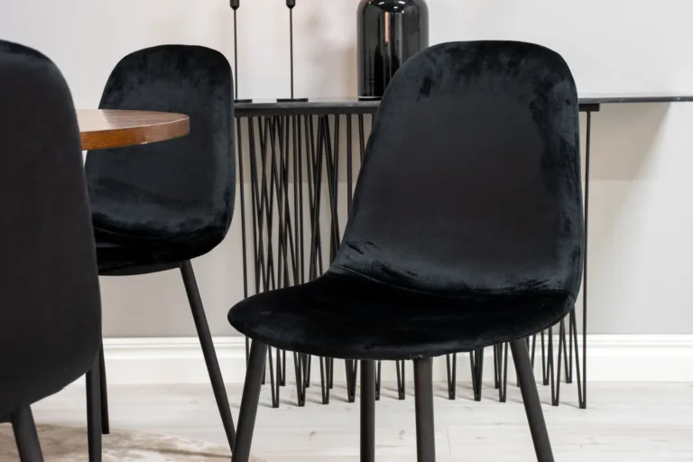 Ümmargune söögilauakomplekt Copenhagen – pruun laud ja mustad velvetist toolid (6 tk) - GR19246