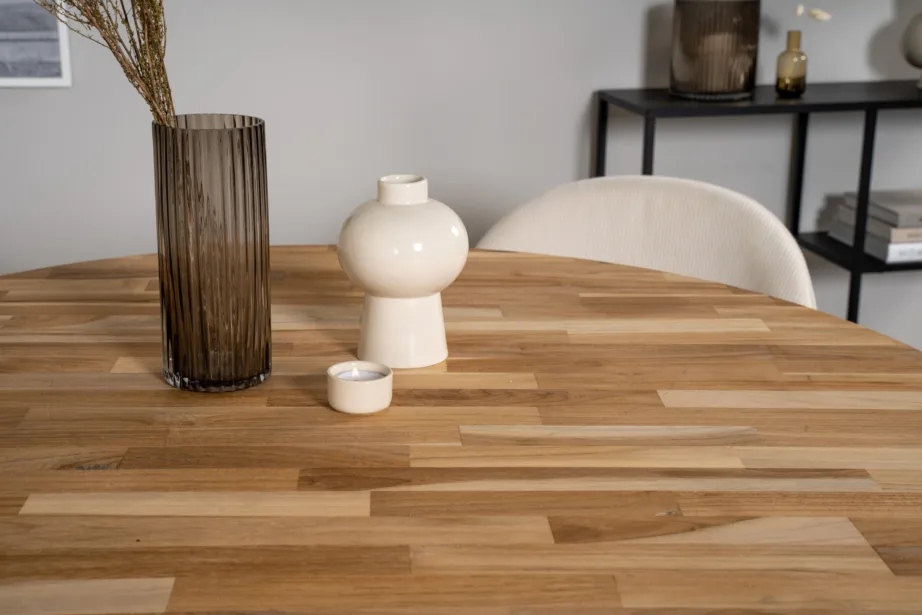 Ümmargune tiigipuust söögilaud Cirebon kreemide Velvet toolidega (4 tk), mustad metalljalad, ø100 cm, GR19341 – 7