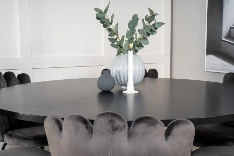 Ümmargune söögilaud Copenhagen must koos kuue halli velvetkattega Limhamni tooliga, GR19399 – 6