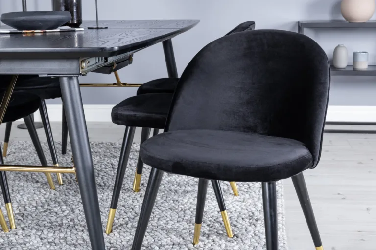 Pikendatav must söögilaud Gold kuldsete detailidega ja mustad velvetist toolid - GR19409