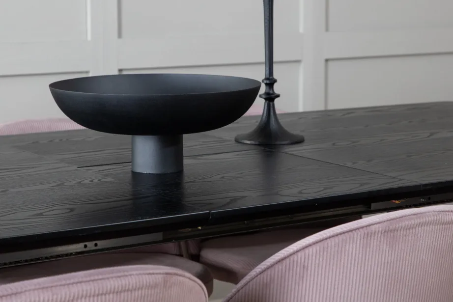 Pikendatav must söögilaud Gold tammevineeriga ja tolmuroosad sametist toolid, GR19443 – 8