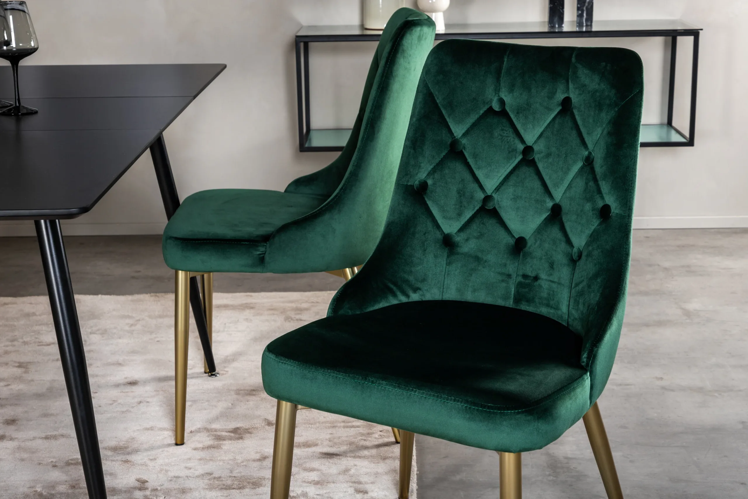 Silar must ristkülikukujuline söögitoakomplekt roheliste Velvet Deluxe toolidega - GR19589