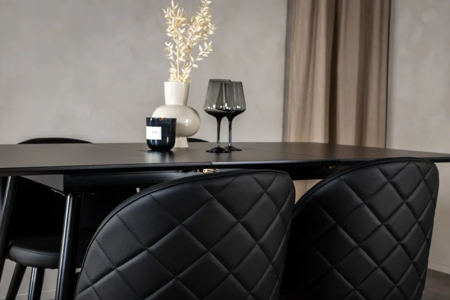 Must söögilauakomplekt Silar – ristkülikukujuline laud ja sametise PU-kattega toolid, must/kuldne, GR19606 – 9