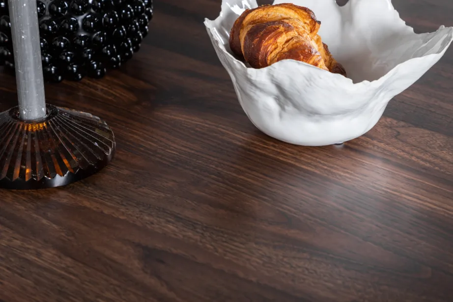 Plaza ümmarguse söögilaua komplekt pähkliviimistlusega, 100 cm + mustad Polar toolid, GR19671 – 9