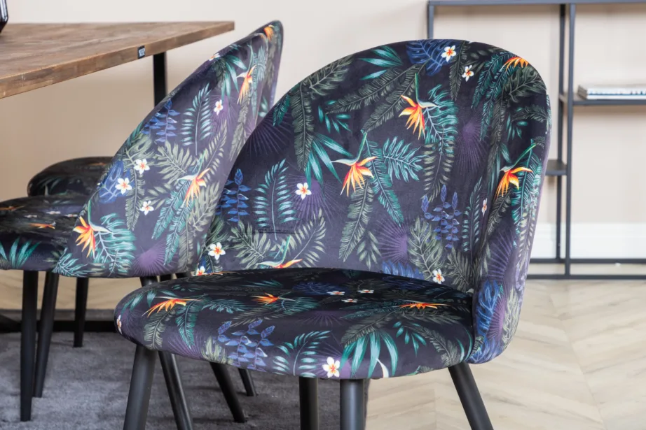 Padang tiigipuust söögikomplekt – laud ja musta velvetkangaga toolid, GR19793 – 7