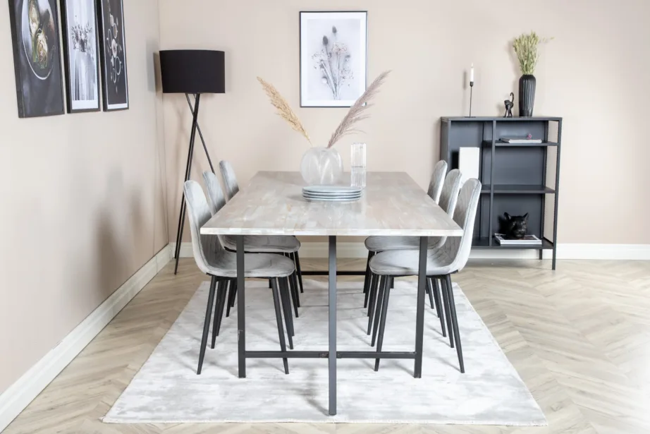 Jepara ristkülikukujuline tiigipuust söögilaud musta metallraami ja hallide velvetkattega Polar toolidega, GR19819 – 5