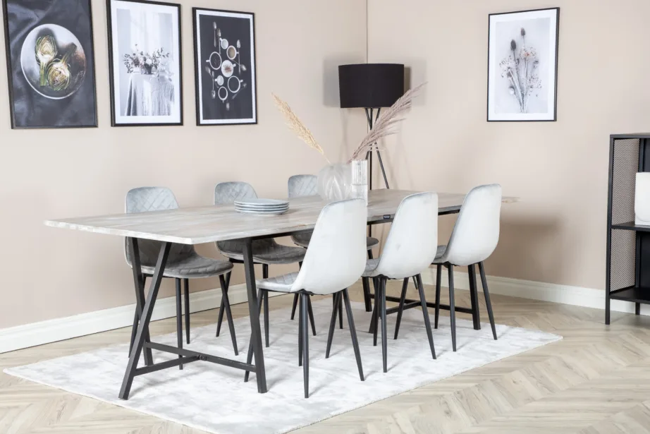 Jepara ristkülikukujuline tiigipuust söögilaud musta metallraami ja hallide velvetkattega Polar toolidega, GR19819 – 6