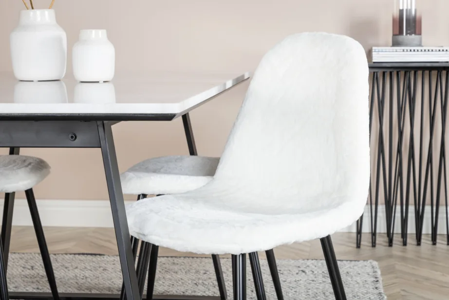 Estelle’i ristkülikukujuline söögitoakomplekt – valge marmorist laud ja valged teddy-kangast toolid, mustad metalljalad, GR19836 – 6