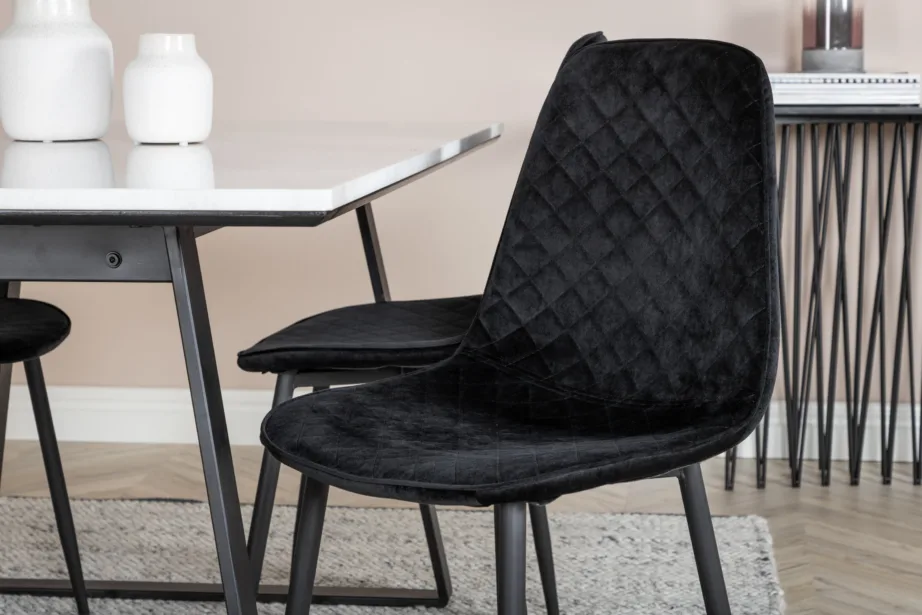 Estelle ristkülikukujulise marmorlauaga söögikomplekt ja mustad sametist Polar toolid, GR19846 – 7