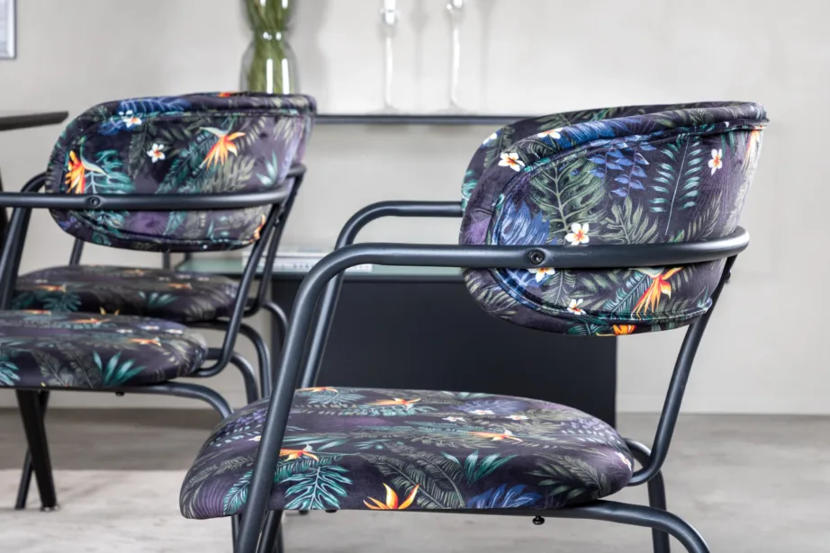 Must söögitoakomplekt Dipp 180×90 cm lauaga ja 6 musta velvetkattega Arrow tugitooliga, kuldsete terasjalgadega, GR19970 – 9