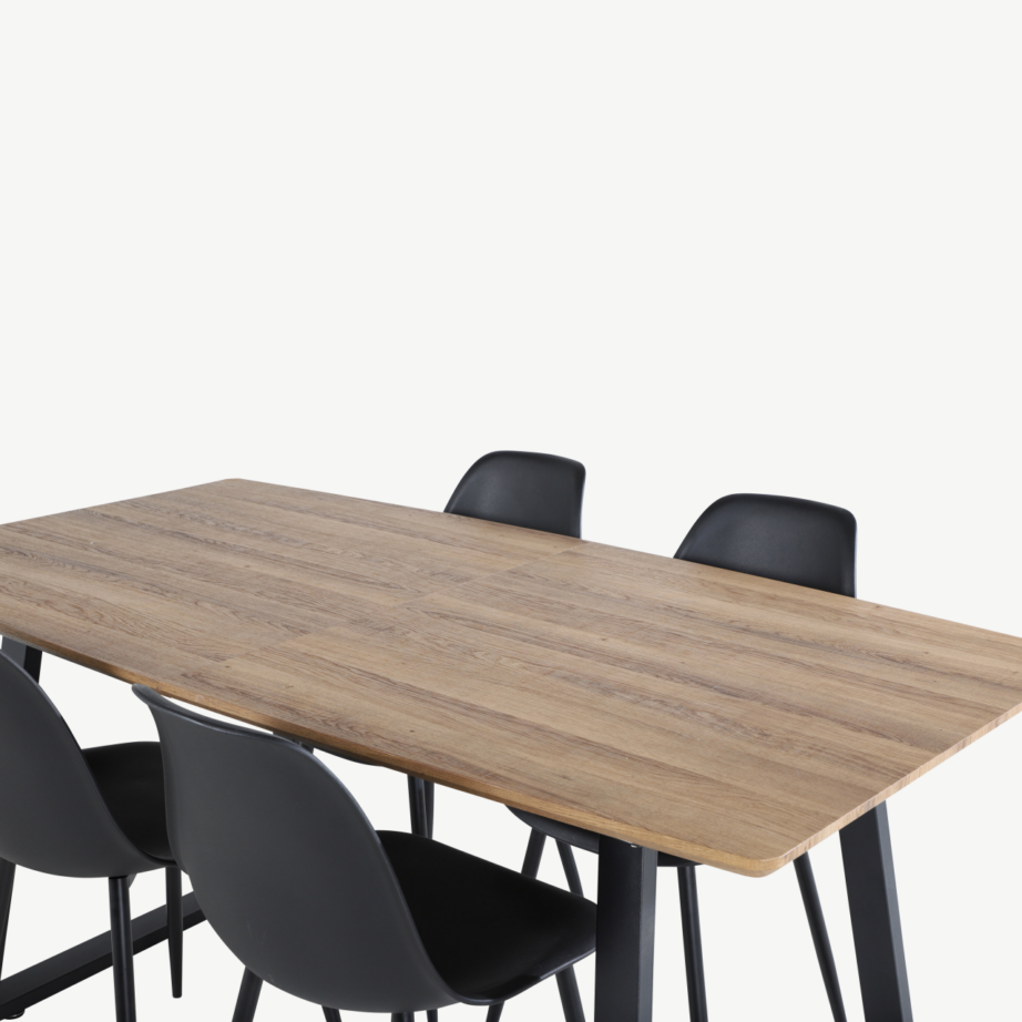 Söögitoakomplekt Inca tammepuidu imitatsiooniga lauaga ja mustade plastiktoolidega, 4 tk, GR20291 – 4