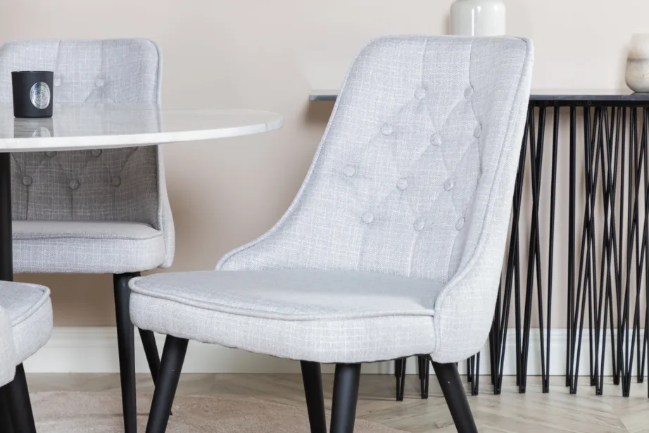 Estelle ümmargune marmorist söögilaud ja 4 helehalli polsterdatud tooli, GR20480 – 4