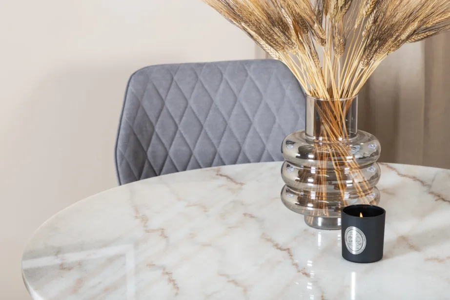 Estelle ümmargune marmorlauast söögikomplekt ja Gemma hallid söögitoolid (valge marmor, must metalljalg), GR20481 – 6