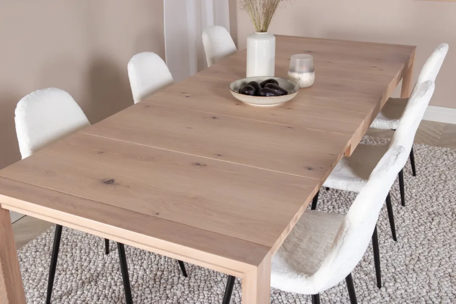 Pikendatav tammest söögilaud Slider valgeks peitsituna ja Polar söögitoolidega (valge buklee), GR20538 – 8