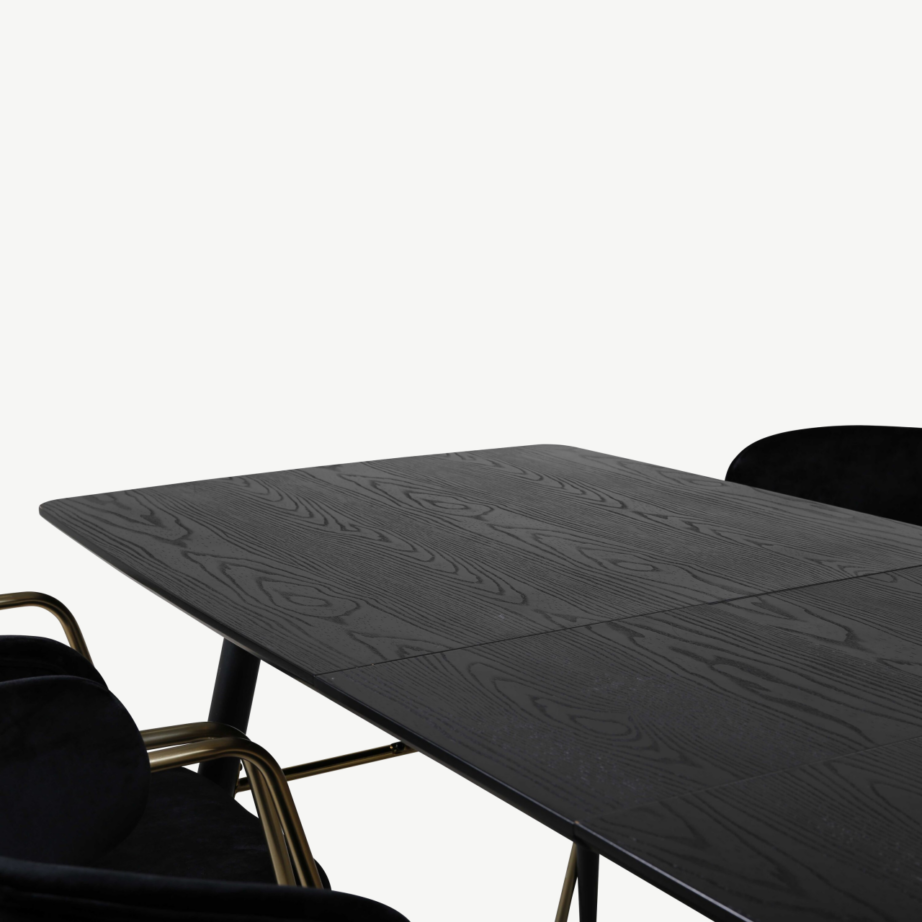 Laiendatav must söögilaud Gold koos mustade sametist Arrow toolidega messingjalgadel, GR20579 – 3