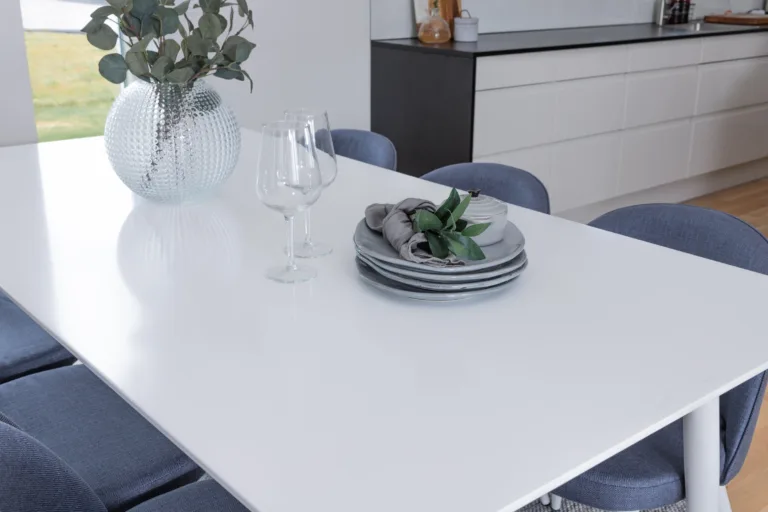 Valge MDF söögilaud Polar 180x90 cm ja sinised sametist toolid Velvet - GR20585