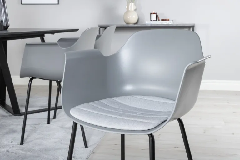 Kaasaegne must söögilaud Marina ja hallid Comfort toolid (6 tk) - GR20675