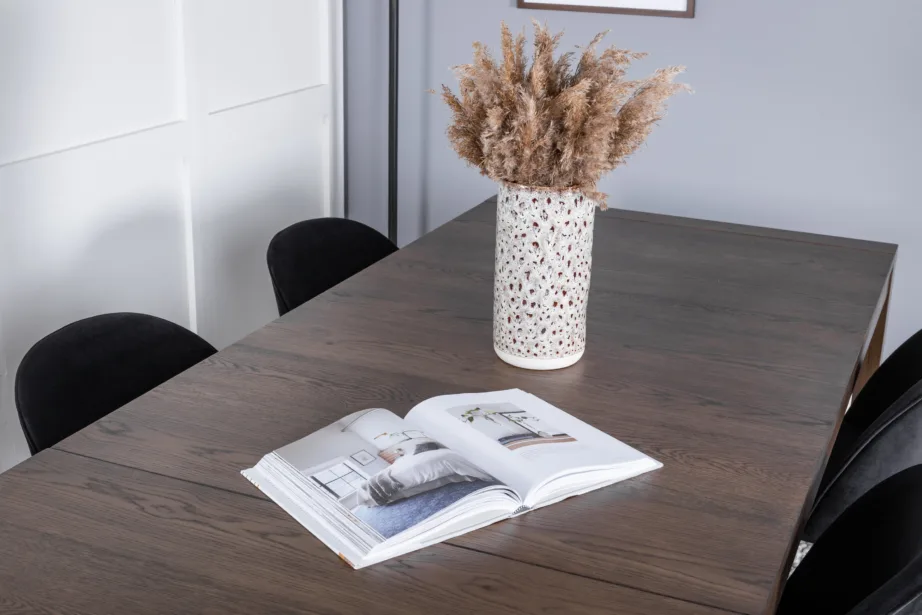 Tammepuidust pikendatav söögilaud Slider ning musta sametkattega toolide komplekt, GR20738 – 9