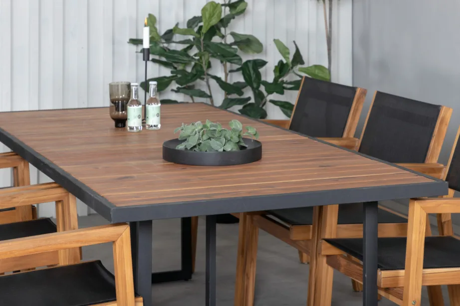 Akaatsiapuidust aiakomplekt Khung – musta terasraamiga laud ja virnastatavad toolid (6 tk), GR21482 – 7