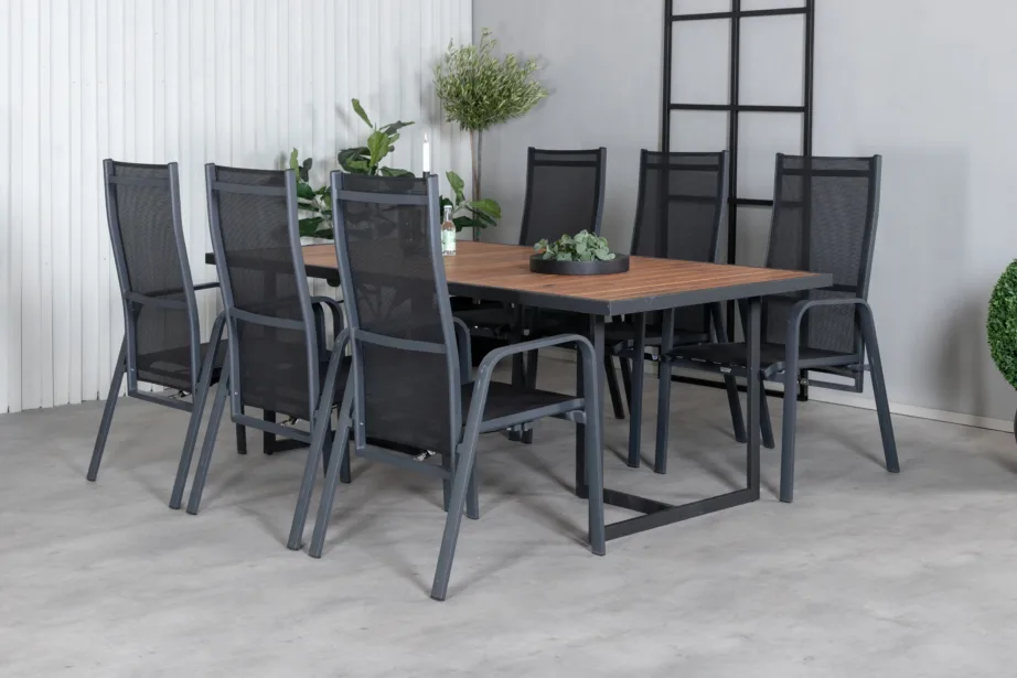 Ristkülikukujuline aiamööbli komplekt Khung – akaatsiapuidust laud ja mustad reguleeritavad Copacabana aiatoolid, GR21489 – 7