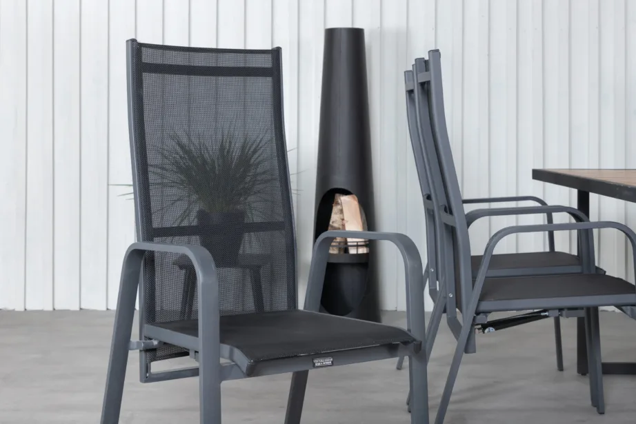 Ristkülikukujuline aiamööbli komplekt Khung – akaatsiapuidust laud ja mustad reguleeritavad Copacabana aiatoolid, GR21489 – 10